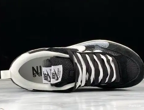 sacai Nike Black Vaporwaffle CV1363-001 White 0703